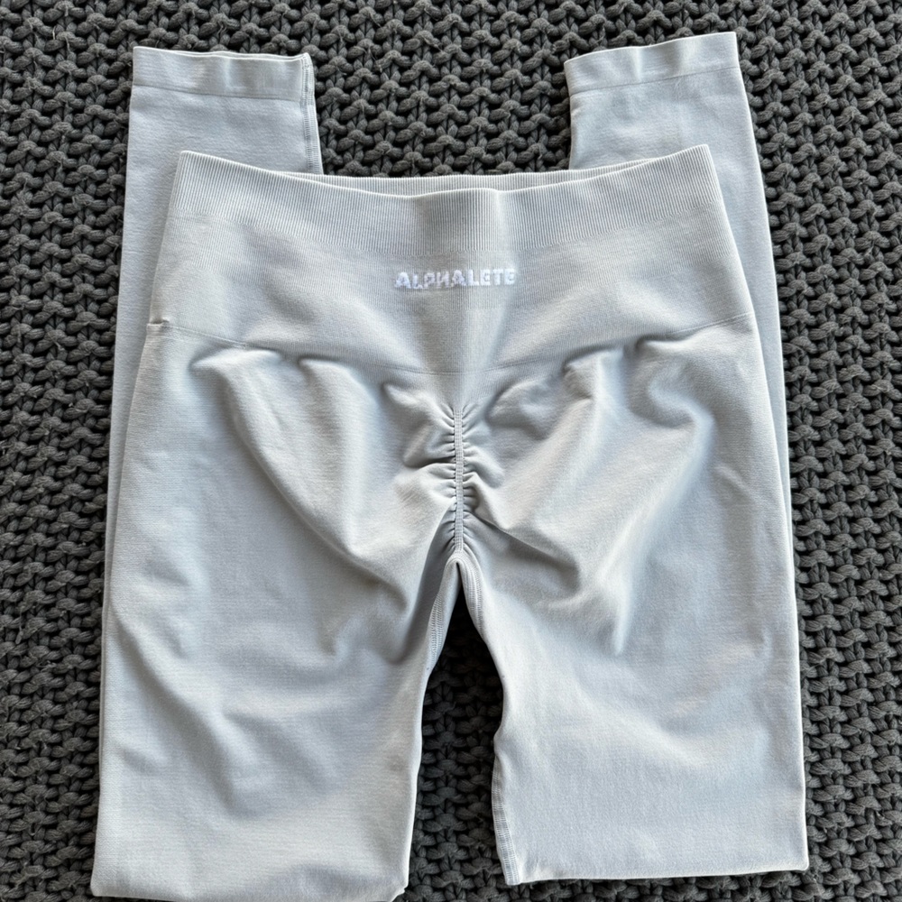 AMPLIFY LEGGING
Women's Seamless Scrunch Legging
XL NEW